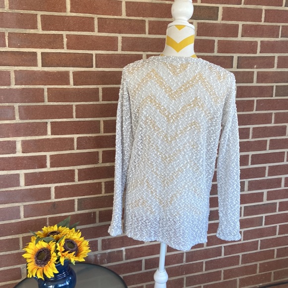 Aeropostale Silver Sweater - Picture 6 of 12